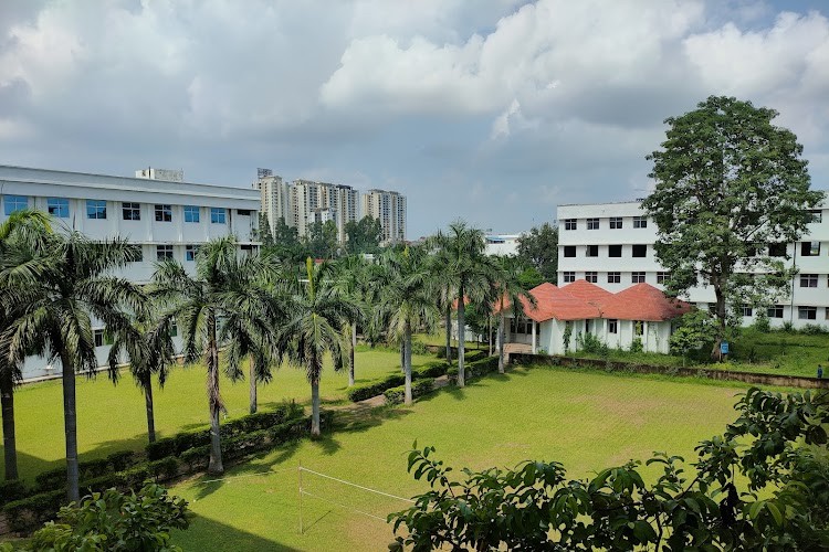 Saroj Institute of Technology and Management, Lucknow