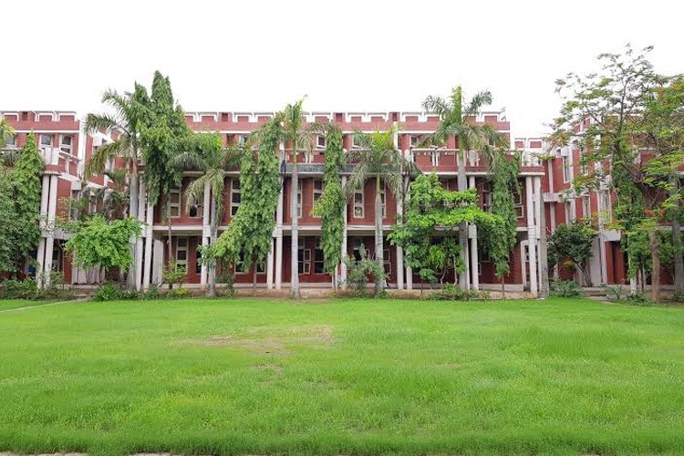 Sarvajanik College of Engineering and Technology, Surat