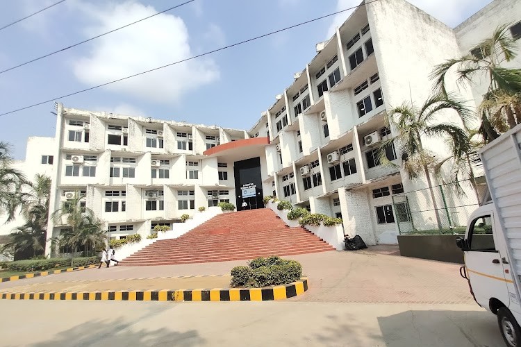 Saveetha School of Law, Chennai