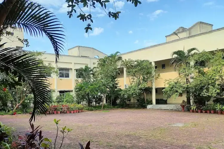School of Computer Science & Information Technology, Devi Ahilya Vishwavidyalaya, Indore