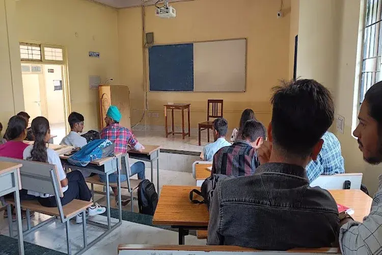 School of Computer Science & Information Technology, Devi Ahilya Vishwavidyalaya, Indore