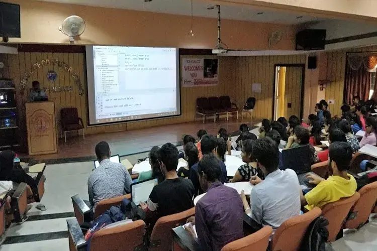 School of Computer Science & Information Technology, Devi Ahilya Vishwavidyalaya, Indore