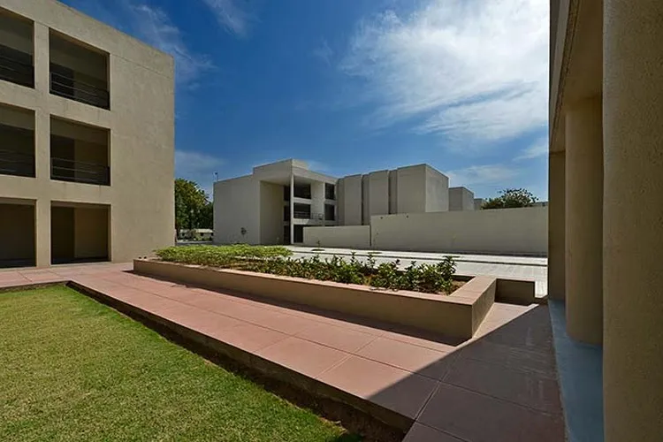 School of Management, Gandhinagar