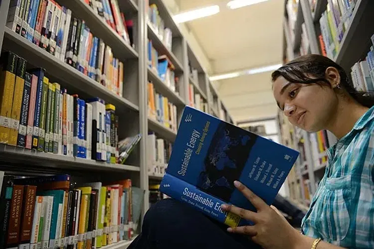 School of Management, Gandhinagar