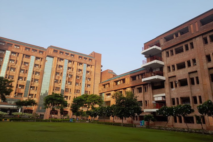 Sharda School of Law, Greater Noida