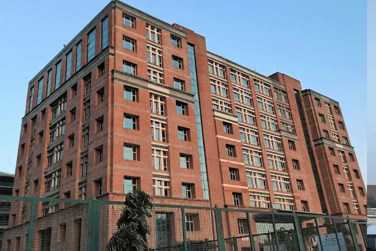 Sharda School of Law, Greater Noida