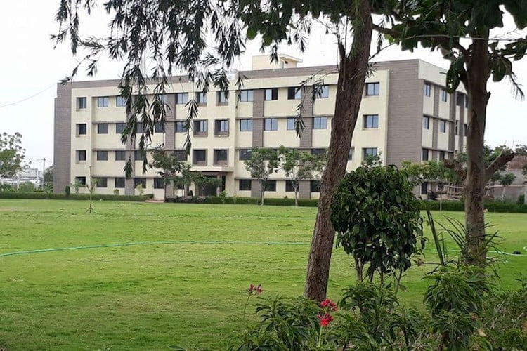 Shree Dhanvantary College of Engineering and Technology, Surat