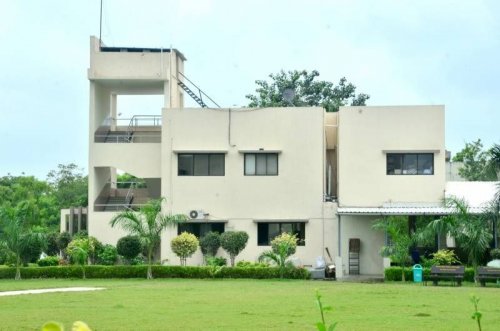 Shree Dhanvantary College of Post Graduate Business Management, Surat