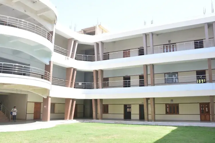 Shree Swaminarayan Sanskar Pharmacy College, Gandhinagar