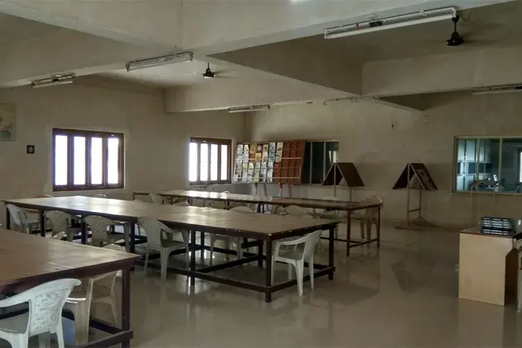 Shree Swaminarayan Sanskar Pharmacy College, Gandhinagar