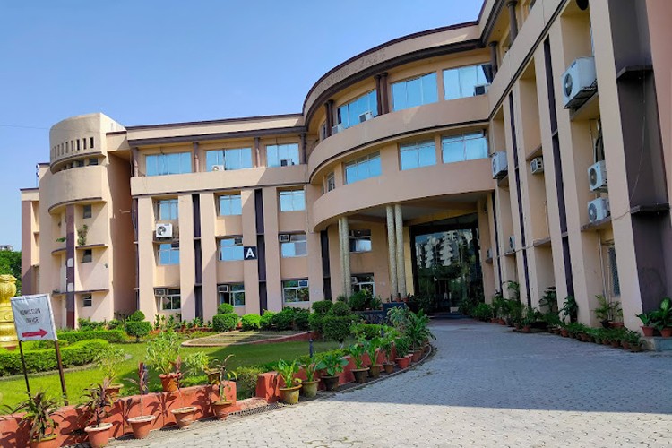 Shri Ramswaroop Memorial College of Engineering and Management, Lucknow