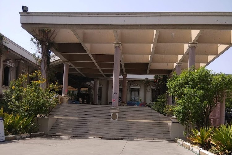 Shrimad Rajchandra Institute of Management and Computer Application, Surat