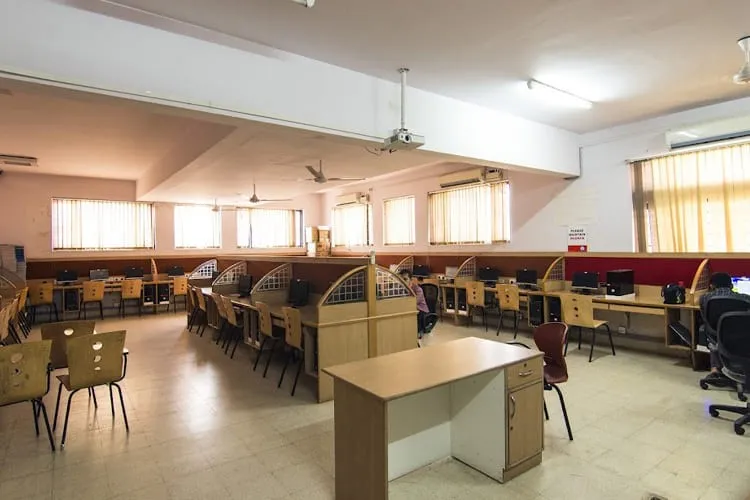 Sindhi College, Bangalore