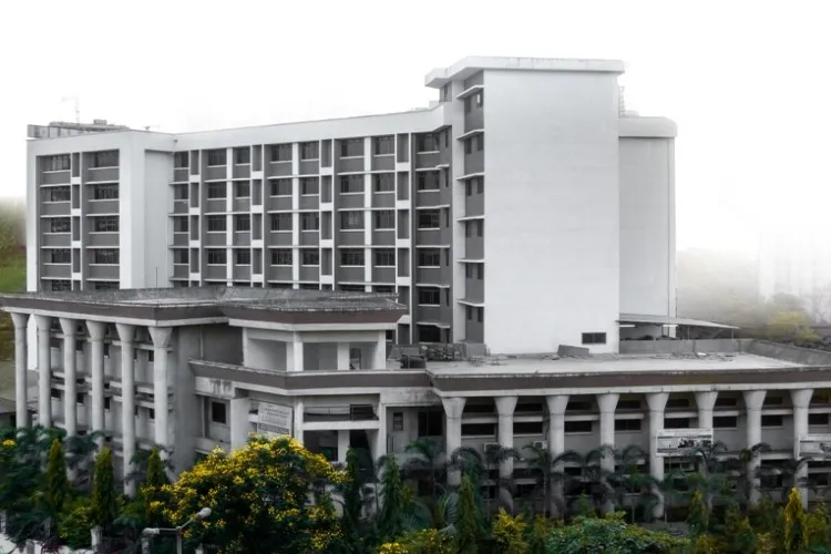 Smt. Indira Gandhi College of Engineering, Navi Mumbai