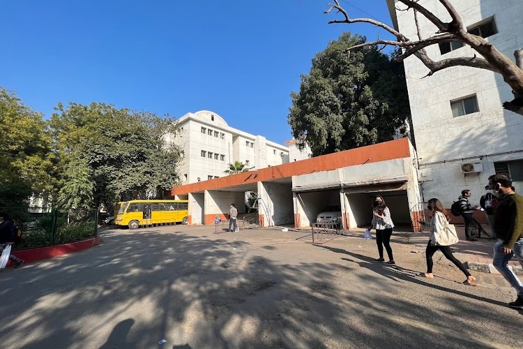 Smt. NHL Municipal Medical College, Ahmedabad