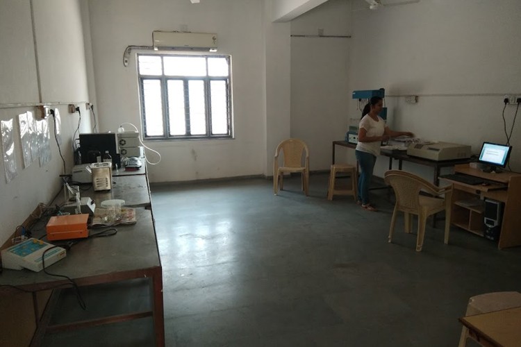 Smt NilaBen ManuBhai Padalia Pharmacy College, Ahmedabad