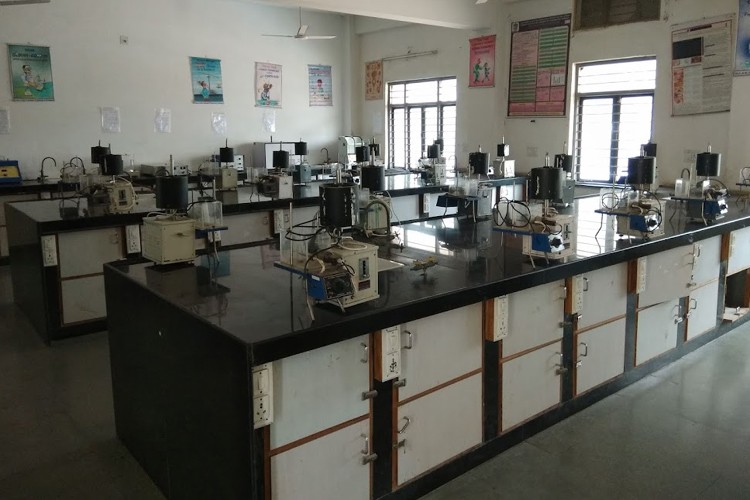 Smt NilaBen ManuBhai Padalia Pharmacy College, Ahmedabad