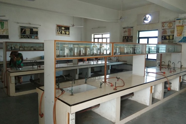 Smt NilaBen ManuBhai Padalia Pharmacy College, Ahmedabad