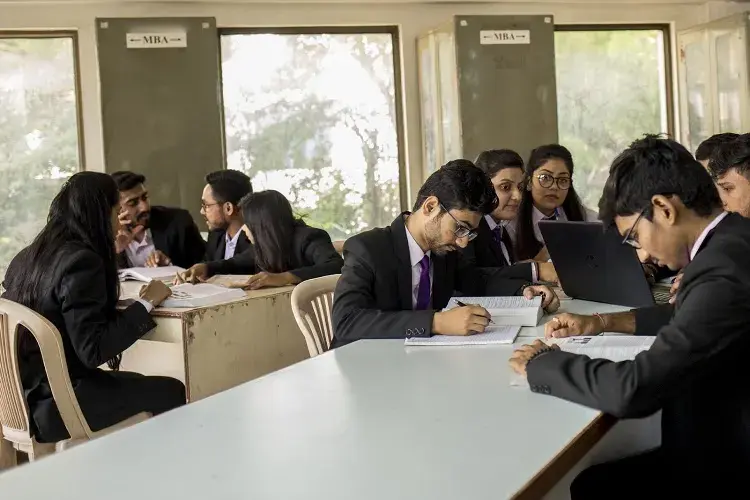 Som Lalit Institute of Management Studies, Ahmedabad