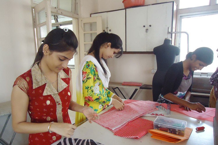 SPN Doshi Women's College, Mumbai