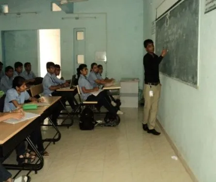 SR Institute of Management and Computer Application, Surat