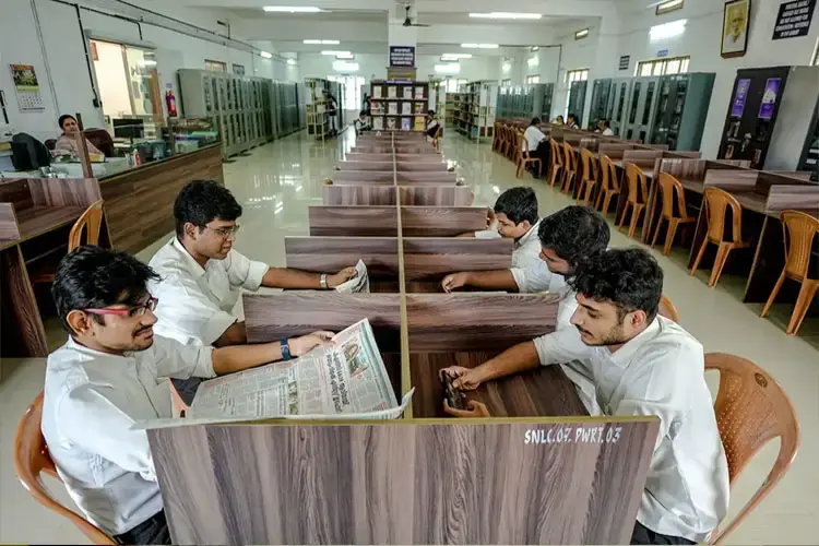 Sree Narayana Law College, Ernakulam