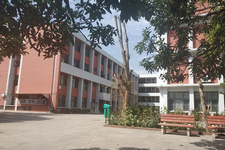 Sri Guru Gobind Singh College, Chandigarh