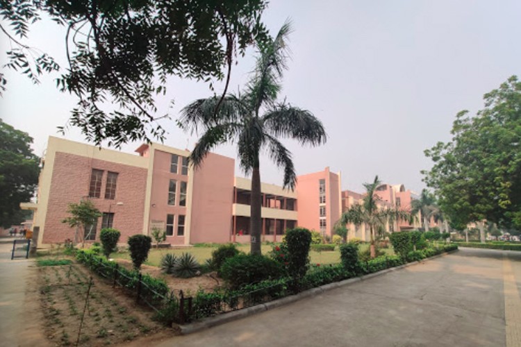 Sri Guru Tegh Bahadur Khalsa College, New Delhi