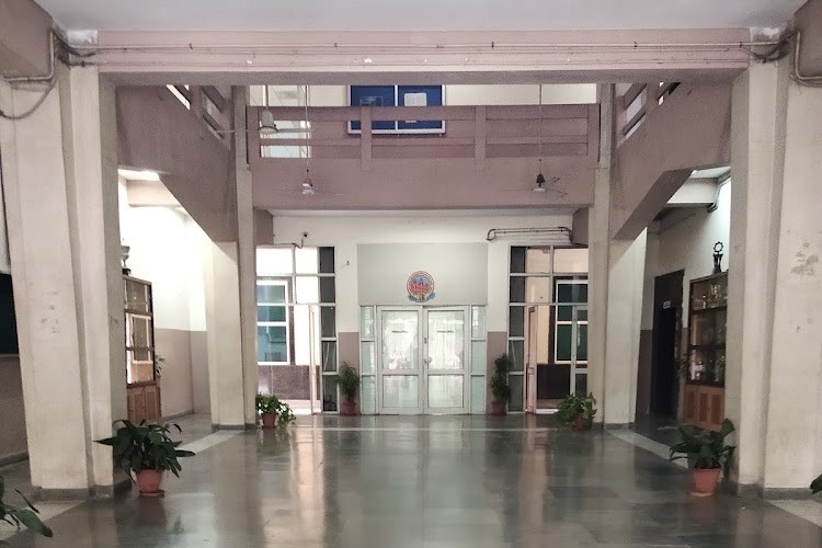 Sri Guru Tegh Bahadur Khalsa College, New Delhi