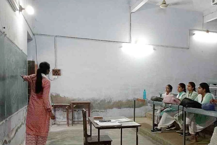Sri Tika Ram Kanya Mahavidyalaya, Aligarh