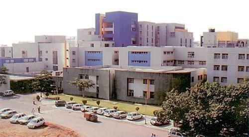 Surat Municipal Institute of Medical Education & Research, Surat