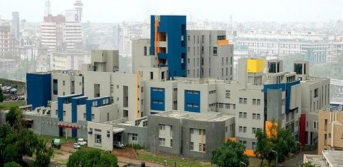 Surat Municipal Institute of Medical Education & Research, Surat