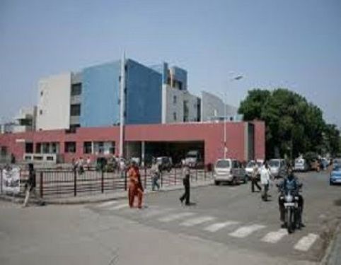 Surat Municipal Institute of Medical Education & Research, Surat