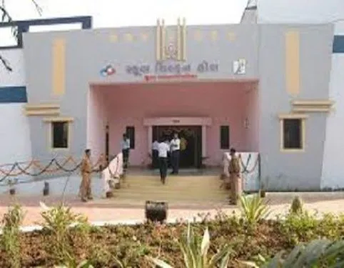 Surat Municipal Institute of Medical Education & Research, Surat