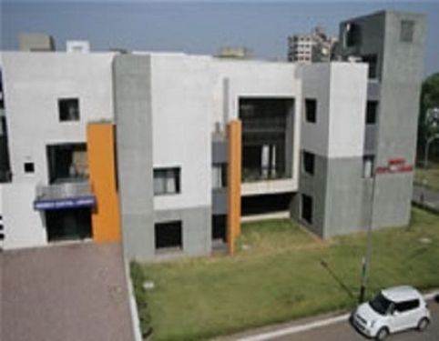 Surat Municipal Institute of Medical Education & Research, Surat