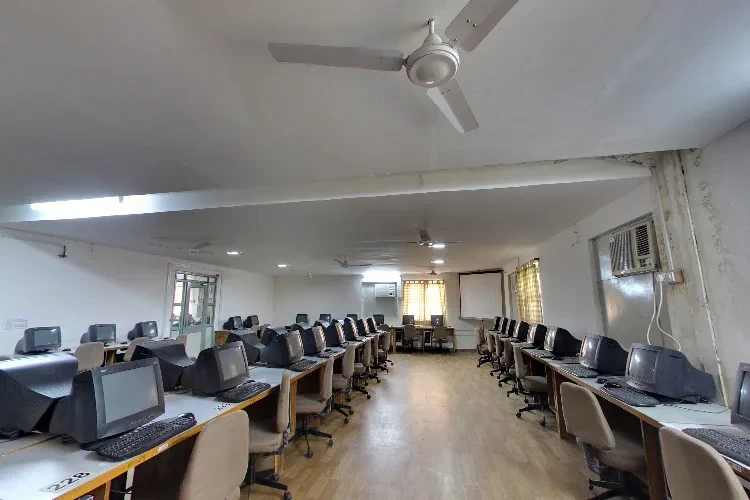 SV Institute of Management, Kadi