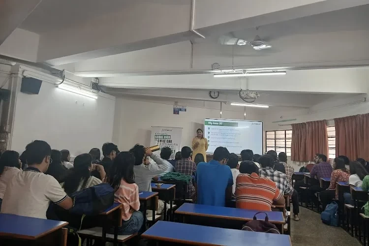 Symbiosis College of Arts and Commerce, Pune