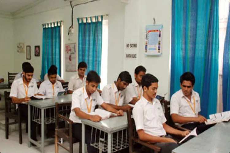 The Bombay Flying Club, Mumbai