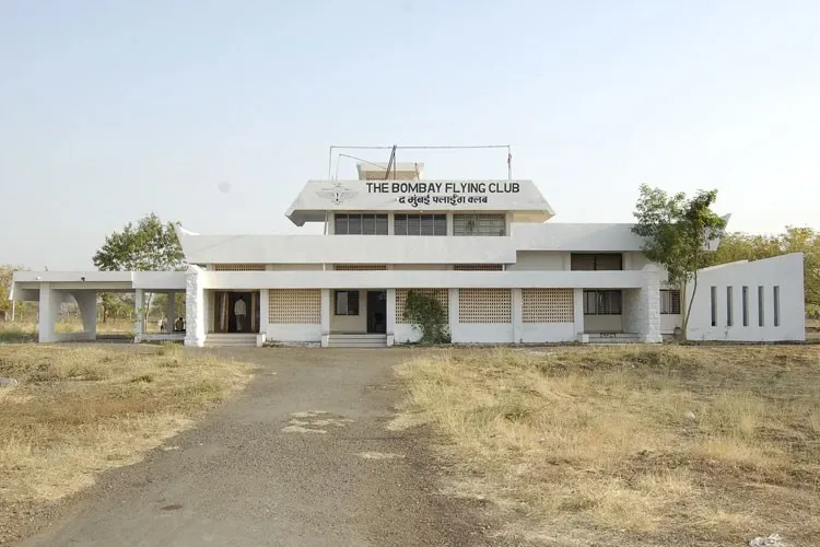 The Bombay Flying Club, Mumbai