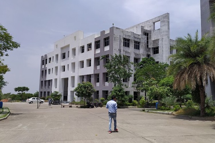 Tulsiramji Gaikwad-Patil College of Engineering and Technology, Nagpur