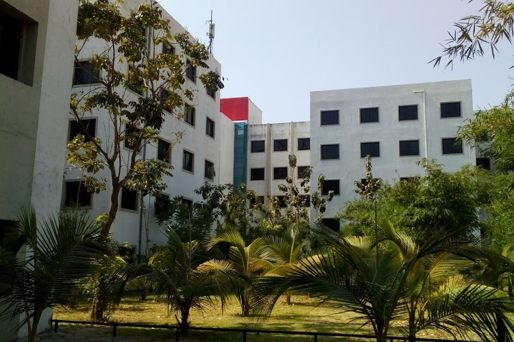 Tulsiramji Gaikwad-Patil College of Engineering and Technology, Nagpur