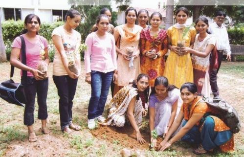 Uma Arts & Nathiba Commerce Mahila College, Gandhinagar