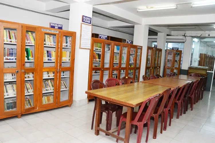 Umshyrpi College, Shillong