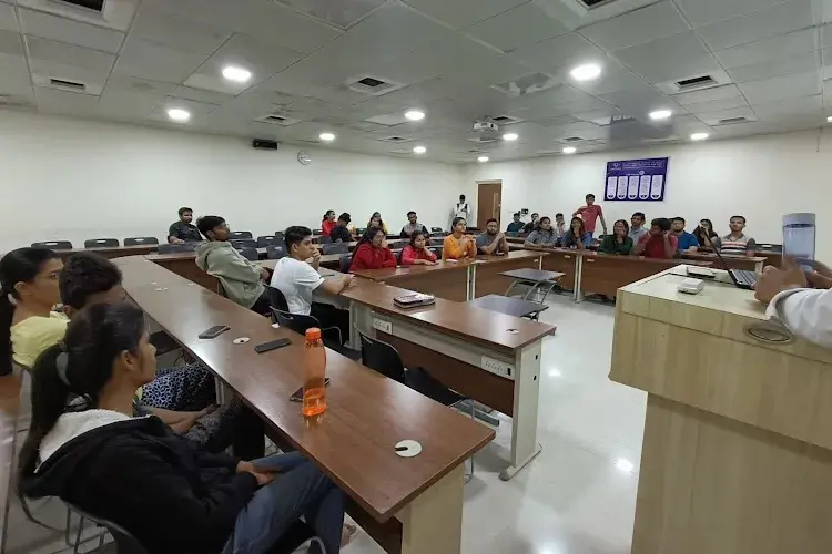 Universal AI University, Karjat