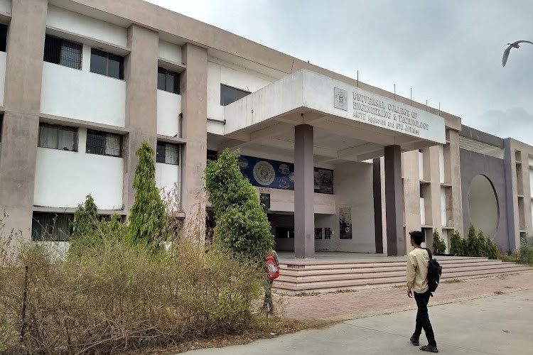 Universal College of Engineering and Technology, Gandhinagar