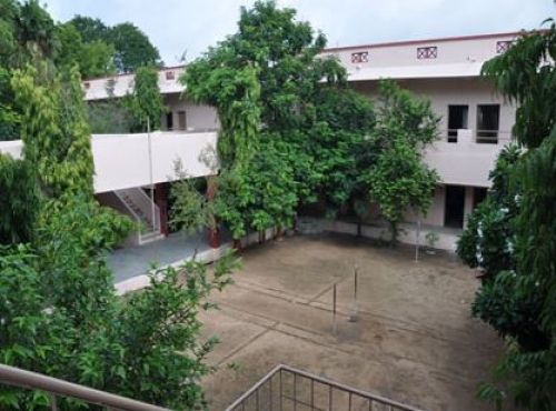 UTS Mahila Arts College, Nadiad