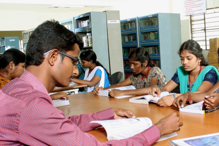 Vetri Vinayaha College of Engineering and Technology, Tiruchirappalli