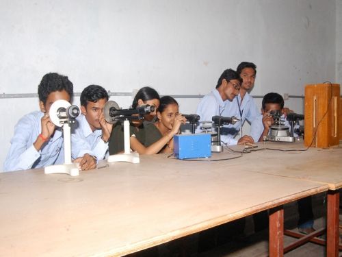 Vinuthna Institute of Technology and Science and Vinuthna College of Management, Warangal