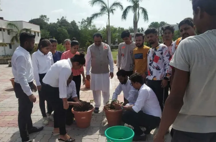 VT Choksi Sarvajanik Law College, Surat