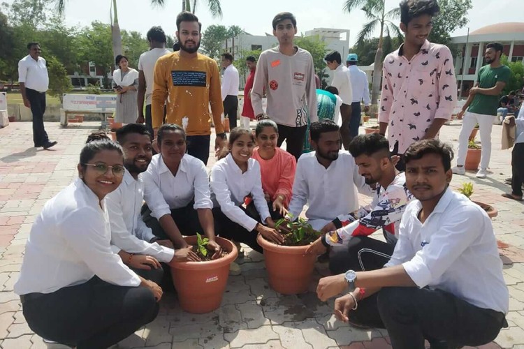 VT Choksi Sarvajanik Law College, Surat